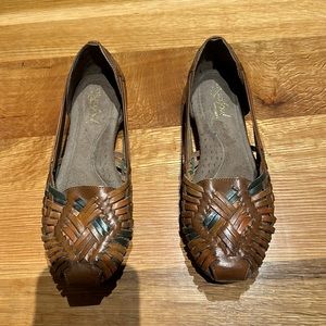 Like New - womens slip on sandals